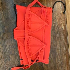 Triangl red bikini